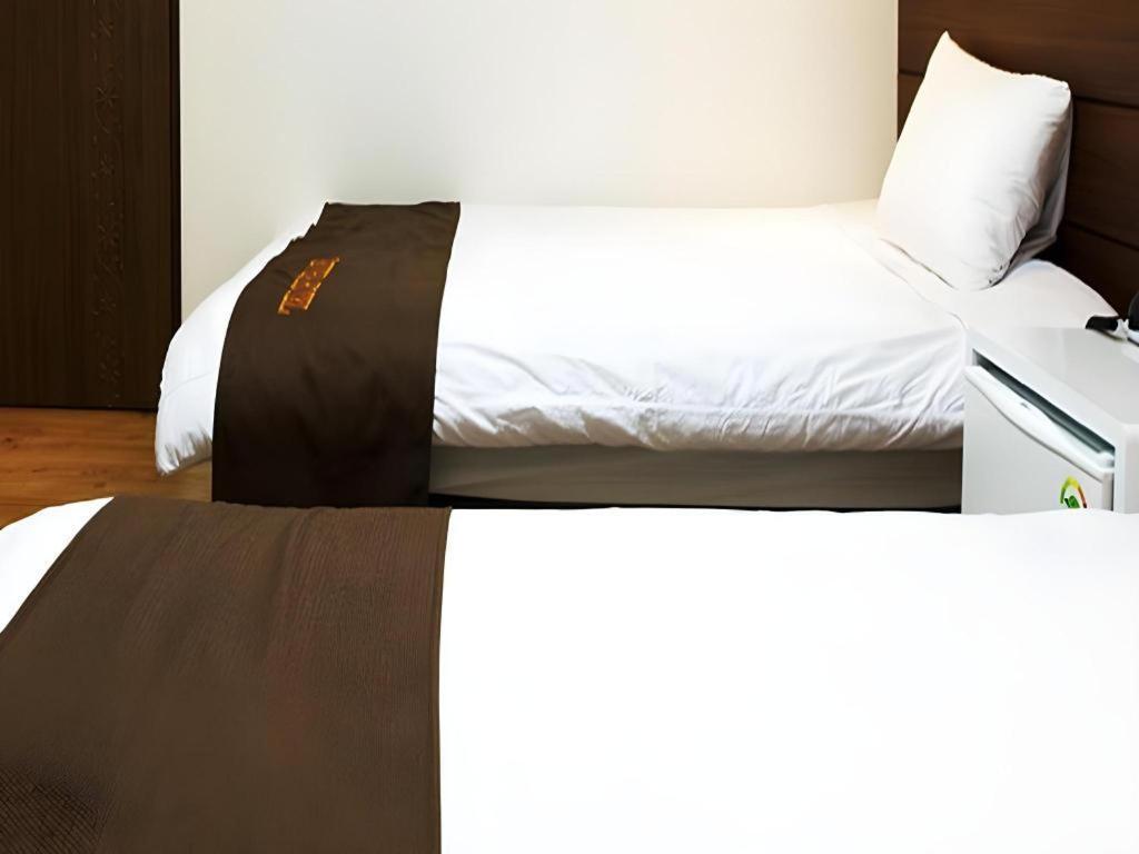 Ewha Hotel Чечжу Екстер'єр фото