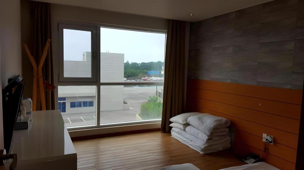 Ewha Hotel Чечжу Екстер'єр фото