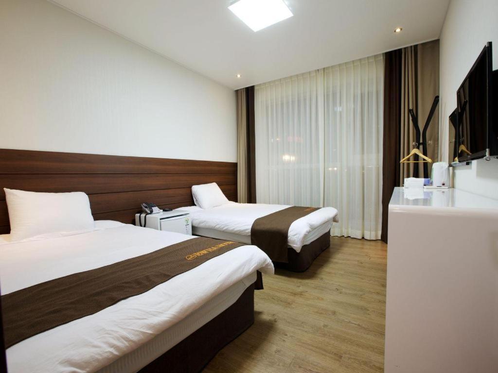 Ewha Hotel Чечжу Екстер'єр фото