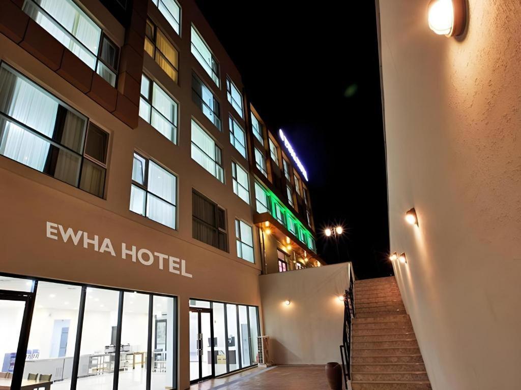 Ewha Hotel Чечжу Екстер'єр фото